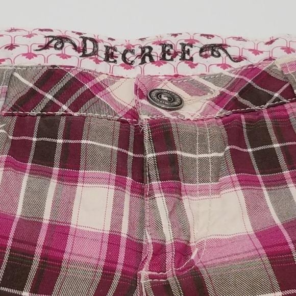 Decree pink plaid Bermuda length shorts - Picture 4 of 6